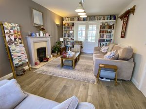 Lounge- click for photo gallery